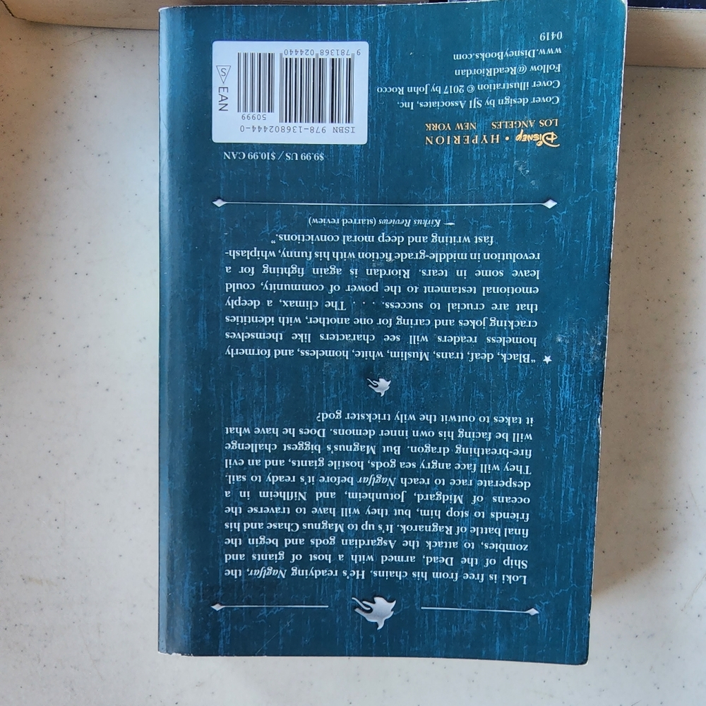 3 Rick Riordan books - Picture 5 of 5